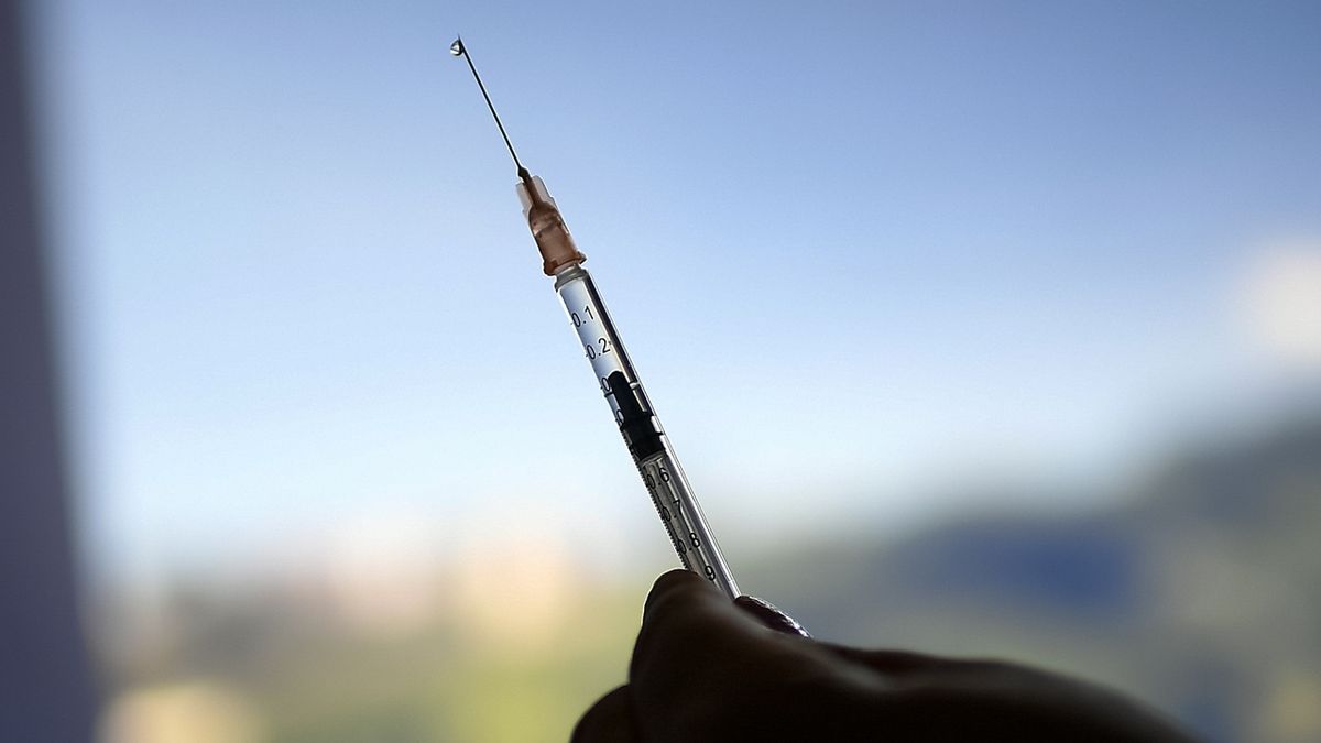 Lidé parodují „brutální“ kampaň na očkování
